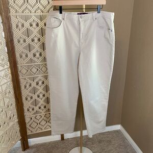 Gloria Vanderbilt 18 "Amanda" Slimming Effect Jeans Light Beige